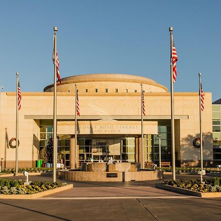 Holiday Inn Express & Suites Bryan - College Station, An Ihg Hotel Exterior foto